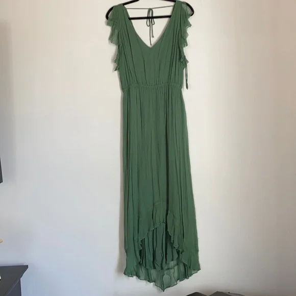 green emerald velvet dress Maeve Anthropologie Kelly Green Eyelet Lace Midi Dress (2) – The Thrifty  Hippy